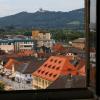 Traumhaft, aber derzeit verwwhrt: der Blick aus dem Fenster der Türmerstube auf die Altstadt von Lichtenfels. Traumhaft, aber derzeit verwwhrt: der Blick aus dem Fenster der Türmerstube auf die Altstadt von Lichtenfels.