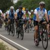 Frisch gestärkt, verlassen die Pedalritter nach der Mittagspause das Jurastädtchen Weismain.
