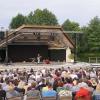Vor 30 Jahren konnte er problemlos noch jeden Zuschauer persönlich begrüßen – mittlerweile nehmen viele sogar weite Anfahrten auf sich, um – wie hier auf der Seebühne im Kurpark – Willy Astor live zu erleben. Vor 30 Jahren konnte er problemlos noch jeden Zuschauer persönlich begrüßen – mittlerweile nehmen viele sogar weite Anfahrten auf sich, um – wie hier auf der Seebühne im Kurpark – Willy Astor live zu erleben.