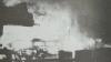 Wahrscheinlich Brandstiftung: Gegen 22 Uhr am 17. Dezember 1993 brennt der Baur-Gartencenter in Altenkunstadt lichterloh. Am nächsten Tag steht nur noch das Stahlgerippe.