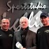 Für das Sportstudio Highlight waren die vergangenen 21 Jahre seit Eröffnung sehr erfolgreich. Aus Dankbarkeit für den Erfolg entschlossen sich die beiden Geschäftsführer Matthias Hornung (li.) und Michael Gerner wieder etwas vom Erfolg zu teilen und 500 Euro zu spenden. Das Geld erhielt wie im vergangenen Jahr die Kinderklinik in Coburg. Matthias Hornung: „Da wir gerne unmittelbar helfen wollen und wir gehört haben, dass die Kinderklinik Coburg medizinische Geräte speziell für Kinder kaufen möchte, hoffen wir, mit unserer Spende etwas dazu beizutragen.“ Michael Gerner ergänzt: „Wir wünschen uns, dass wir mit dieser Spende etwas Gutes getan haben, und vielen Kinder geholfen werden kann.“ Das Bild zeigt Herrn Parmantye von der Kinderklinik bei der Spendenübergabe.