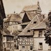 Auch historische Postkarten werden bei der Briefmarkenschau gezeigt, wie diese 80 Jahre alte Ansicht der Kulmbacher Straße mit dem Rathaus.