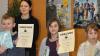 Die Sieger des regionalen Vorlesewettbewerbs sind (v. li.) Dominik Seifert (Realschule Coburg I), Lilia Zopf (Realschule  Bad Staffelstein) und Anna Müller (Realschule Kronach II).t Tanja Wiemann, 2. Konrektorin der Staatlichen Realschule Coburg I, gratulierte.