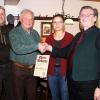 Der neu gewählte Vorstand des Liederkranz Burgkunstadt gratulierte  Dieter Weperpals (3. v. Li.) zur Ehrenmitgliedschaft (v. li.): Schriftführer Thomas Klein, der neue 2. Vorsitzende Peter Zimmermann, Chorleiterin Sophia Malter, Vorsitzender Paul Münch und Schatzmeister Konrad Doppel.