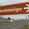 Auf dem Grundstück im Hintergrund soll der neue Firmensitz von CS Trans entstehen. Kritiker warnen davor, die Landschaft zwischen Kloster Banz und Vierzehnheiligen durch (weitere) riesige Wirtschaftsbauten zu verschandeln. Auf dem Grundstück im Hintergrund soll der neue Firmensitz von CS Trans entstehen. Kritiker warnen davor, die Landschaft zwischen Kloster Banz und Vierzehnheiligen durch (weitere) riesige Wirtschaftsbauten zu verschandeln.