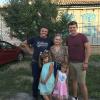 Christian Kowalczyck (links) und seine Familie haben derzeit Unterstützung von Hannes Kellner aus Deutschland. Der absolviert ein Praktikum in dem russischen Betrieb. Christian Kowalczyck (links) und seine Familie haben derzeit Unterstützung von Hannes Kellner aus Deutschland. Der absolviert ein Praktikum in dem russischen Betrieb.
