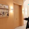 Ein alte Aufnahme des Gutmann-Hauses hängt im Foyer des neuen Bürgerhauses. Ein alte Aufnahme des Gutmann-Hauses hängt im Foyer des neuen Bürgerhauses.