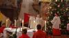 Pater Stanislaus Wentowski segnete - umrahmt von 16 Ministranten - die Gläubigen, die die Christmette in der Basilika Vierzehnheiligen besuchten. Pater Stanislaus Wentowski segnete - umrahmt von 16 Ministranten - die Gläubigen, die die Christmette in der Basilika Vierzehnheiligen besuchten.