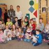 Der HPZ-Verwaltungsleiter Jan Gungl (li.) sowie die heilpädagogischen Förderlehrerinnen Christine Luptowicz (Mitte) und Anna-Maria Reuter (re.) bedankten sie im Namen der Kinder bei den Vertretern der Firma Schmolke, Michael Hartlieb und Ines Büttner (2. u. 4. v. li.) für die großzügige Spende.