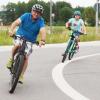 Durch den Kreisel in Weismain fahren Frank Novotny und Tochter Ida bei der Radtour pur im vergangenen Jahr. Durch den Kreisel in Weismain fahren Frank Novotny und Tochter Ida bei der Radtour pur im vergangenen Jahr.