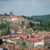Im Landkreis Kronach sind Männer aus dem südlichen Kreisgebiet mit dem Coronavirus infiziert; im Bild die Festung Kronach in der Kreisstadt Kronach.