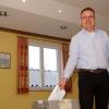 Tobias Engel (SPD) bei der Stimmabgabe. Tobias Engel (SPD) bei der Stimmabgabe.