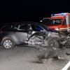Der Mazda war rechts vorne nur noch Schrott; die beiden Insassinnen wurden zum Glück nur leicht verletzt. Der Mazda war rechts vorne nur noch Schrott; die beiden Insassinnen wurden zum Glück nur leicht verletzt.