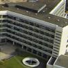 Als Vorsichtsmaßnahme wird ein Hilfskrankenhaus im Altbau des Klinikums Lichtenfels eingerichtet, um einen Anstieg von mit Covid-19 infizierten Patienten gerüstet zu sein.