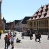 Rund 40 Bürger versammelten sich am Samstagnachmittag, um auf dem Lichtenfelser Marktplatz ihrem Unmut über die zu Impfpflicht, die sie befürchten, und die Politik im Allgemeinen Luft zu machen.