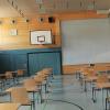 Die mit 100 Tischen bestuhlte Turnhalle darf aus Gründen der Ansteckungsvermeidung mit dem Corona-Virus 2020 nicht zum Ablegen der Abiturprüfung genutzt werden. Die mit 100 Tischen bestuhlte Turnhalle darf aus Gründen der Ansteckungsvermeidung mit dem Corona-Virus 2020 nicht zum Ablegen der Abiturprüfung genutzt werden.