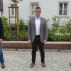 Anfang des Jahres noch Konkurrenten, als alle drei sich um das Bürgermeisteramt „stritten“. Nun ziehen sie als Trio an einem Strang: Erster Bürgermeister Jürgen Gäbelein (Mi.) mit Zweitem Bürgermeister Christian Zorn (li.) und Drittem Bürgermeister Stephan Arndt. Das neue Gemeindeoberhaupt legt sehr viel Wert auf die Zusammenarbeit über Fraktionsgrenzen hinweg. Anfang des Jahres noch Konkurrenten, als alle drei sich um das Bürgermeisteramt „stritten“. Nun ziehen sie als Trio an einem Strang: Erster Bürgermeister Jürgen Gäbelein (Mi.) mit Zweitem Bürgermeister Christian Zorn (li.) und Drittem Bürgermeister Stephan Arndt. Das neue Gemeindeoberhaupt legt sehr viel Wert auf die Zusammenarbeit über Fraktionsgrenzen hinweg.