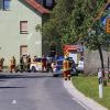Bei häuslichen Abbrucharbeiten kam es am späten Mittwochnachmittag in Sassendorf (Markt Zapfendorf) zu einem schweren Unfall. Polizeinangaben zur Folge war ein 22-Jähriger bei Arbeiten an einem Haus von einem herabfallenden Betonteil getroffen worden. Der junge Mann wurde schwer verletzt mit einem Rettungshubschrauber in ein Krankenhaus geflogen.Text/