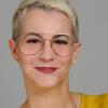Julia Spörlein ist die Pflegedienstleiterin. Julia Spörlein ist die Pflegedienstleiterin.