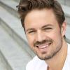 Der charmante Schauspieler Bob Jacobsohn wird von Ron Diels („Verbotene Liebe“) gespielt. Der charmante Schauspieler Bob Jacobsohn wird von Ron Diels („Verbotene Liebe“) gespielt.