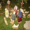 Die Krippe in der Pfarrkirche von Mistelfeld besitzt bekleidete Figuren. Diese wurden in Oberammergau beschafft und von Frauen aus der Pfarrei selbst angezogen. Mit der Geburt und der Anbetung der Sterndeuter sind jährlich zwei Szenen aufgebaut. Die Krippe in der Pfarrkirche von Mistelfeld besitzt bekleidete Figuren. Diese wurden in Oberammergau beschafft und von Frauen aus der Pfarrei selbst angezogen. Mit der Geburt und der Anbetung der Sterndeuter sind jährlich zwei Szenen aufgebaut.