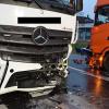 Gleich zwei Laster waren in den schweren Verkehrsunfall am Donnerstagmorgen auf der Bundesstraße bei Burgkunstadt verwickelt.