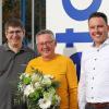 Metob-Geschäftsführer Marco Jobst (li.) verabschiedet Andreas Lörh (Mi.) in den Ruhestand. Sein Nachfolger als Vertriebsleiter wird Robert Bähr (re.).