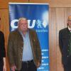 Der CSU-Kreisvorsitzende, Landrat Christian Meißner (re.) und die Bundestagsabgeordnete Emmi Zeulner (li.) bedankten sich bei Christian Mrosek (Mitte) für seine 20-jährige engagierte Tätigkeit als stellvertretender CSU-Kreisvorsitzender. Der CSU-Kreisvorsitzende, Landrat Christian Meißner (re.) und die Bundestagsabgeordnete Emmi Zeulner (li.) bedankten sich bei Christian Mrosek (Mitte) für seine 20-jährige engagierte Tätigkeit als stellvertretender CSU-Kreisvorsitzender.