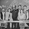Moderator Claus-Erich Boetzkes (Mitte) und die beiden Teams aus Waldmünchen (links) und Rothmannsthal (rechts: Martha Schütz, Klaus Tremel und Gabriele Mager) bei der Aufzeichnung der Ratesendung „Bayern gewinnt” am 14. November 1996 im Fernsehstudio in Unterföhring. Moderator Claus-Erich Boetzkes (Mitte) und die beiden Teams aus Waldmünchen (links) und Rothmannsthal (rechts: Martha Schütz, Klaus Tremel und Gabriele Mager) bei der Aufzeichnung der Ratesendung „Bayern gewinnt” am 14. November 1996 im Fernsehstudio in Unterföhring.