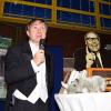 In die Rolle des unvergessenen Schauspielers und Unterhaltungskünstlers Heinz Erhardt schlüpfte Christoph Ackermann bei einer Vorstellung des Fränkischen Theatersommers in Altenkunstadt.