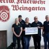 Einen Gesamtbetrag von 4750 Euro konnte die Feuerwehr Weingarten für die Angehörigen von zwei im Einsatz tödlich verunglückten Feuerwehrkameraden im Märkischen Kreis „ergrillen“: (v. li.) Kassiererin Anne-Maria Hähndel, stellvertretender Kommandant Oliver Hähndel, stellvertretende Vorsitzende Barbara Dirauf, Vorsitzender Stefan Erdle und Kommandant Markus Witzgall.