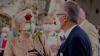 In der Basilika überreichte der Bräutigam eine Rose an seine Liebste als Zeichen der Verbundenheit.