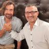 Schöne Erinnerung: 2006 hat Manu (re.) den ehemaligen Nationalspieler Andrea Pirlo (Juventus Turin ) getroffen. Schöne Erinnerung: 2006 hat Manu (re.) den ehemaligen Nationalspieler Andrea Pirlo (Juventus Turin ) getroffen.