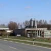 An der Einmündung zur Baufirma Dietz ist für den Verkehr aus Richtung Altenkunstadt eine Linksabbiegerspur erforderlich. Sie wird auch benötigt, das neue Gewerbegebiet zu erschließen.