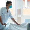 Eine Krankenschwester der Schön Klinik bei ihrer Arbeit. Eine Krankenschwester der Schön Klinik bei ihrer Arbeit.
