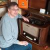Das „Optaphon“ (Bild) gilt als erstes Kassetten-Tonbandgerät weltweit. Aber auch äußerst seltene Schätze wie die Kammermusikschatulle P48“ nennt Peter Goller sein eigen.