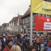 Bei  seiner zweiten Auflage anno 2006 startete der Obermain-Marathon noch im Zentrum Bad Staffelsteins.  Solche Menschenmassen sind mit der Corona-Pandemie auch Anfang April diesen Jahres noch nicht vereinbar. Die Laufsportbegeisterten hoffen auf ein Comeback des beliebten Events in 2022.