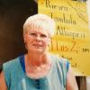 Losverkauf für die Äthiopienhilfe: Hildegund Drescher war auch für die Tombola zuständig. 1996 kostete ein Los zwei Mark. Losverkauf für die Äthiopienhilfe: Hildegund Drescher war auch für die Tombola zuständig. 1996 kostete ein Los zwei Mark.