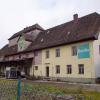 Das frühere Baywa-Gebäude in der Bahnhofstraße in Ebensfeld wird wohl abgerissen, um dort – so die Planungen des Grundstückseigentümers – eine Halle für Wohnmobilstellplätze zu errichten. Die Bauvoranfrage stieß bei Gremium auf Zustimmung, nun ist die Einreichung des konkretisierenden Bauantrags abzuwarten.