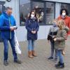 Günther Scheler vom Bund Naturschutz Lichtenfels ehrte die Klasse mit den eifrigsten Läufern. Hierbei übergab er den Klassensprechern der Klasse 4b einen Geldbetrag für die Klassenkasse.