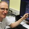 Auch unsere Hände können von entzündlich-rheumatischen Veränderungen betroffen sein, zeigt der erfahrene Rheumatologe Dr. Dirk Günthel, leitender Oberarzt am Bezirksklinikum Obermain.