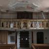 Sechzehn Heilige sind in der Adelgundiskapelle auf dem Staffelberg zu sehen. Unter ihnen sind Leonard, Nikolaus und Rochus. Die Mitte der Heiligenschar bildet Christus, der Erlöser der Welt.
