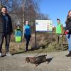 Im Vogelschutzgebiet „Täler von Oberem Main, Unterer Rodach und Steinach“ müssen Hunde im Zeitraum vom 1. März bis 31. August an die Leine genommen werden. Darauf weisen auch Schilder hin. Die Einhaltung der Vorschriften wird kontrolliert , wie (v. li.) Tim Baum, Abteilungsleiter für Bauen, Umwelt und Kommunales am Landratsamt Lichtenfels, Johanna Berels von der unteren Naturschutzbehörde am Landratsamt Lichtenfels, Gebietsbetreuerin Obermain-Jura, Miriam Wiblishauser, sowie Sachbearbeiterin Alisa Gutsch bei einem Ortstermin erläuterten.