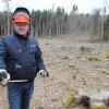 Der ganze Stolz von Herbert Kunzelmann sind seine Jungbäume Insgesamt 66000 neue Exemplare wurden auf dem Jura bei Weiden gepflanzt.