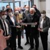 Feierliche Schlüsselübergabe mit (vorne re.): MdB EmmiZeulner, Regierungspräsidentin Heidrun Piwernetz, Seniorchef AloisDechant vom Bauunternehmen Dechant, Bezirkstagspräsident Henry Schramm,GeBO-Vorstand Katja Bittner, Gesundheitsminister Klaus Holetschek,Bürgermeister Bernhard Storath und (fünfter von rechts) LandratChristian Meißner. Feierliche Schlüsselübergabe mit (vorne re.): MdB EmmiZeulner, Regierungspräsidentin Heidrun Piwernetz, Seniorchef AloisDechant vom Bauunternehmen Dechant, Bezirkstagspräsident Henry Schramm,GeBO-Vorstand Katja Bittner, Gesundheitsminister Klaus Holetschek,Bürgermeister Bernhard Storath und (fünfter von rechts) LandratChristian Meißner.