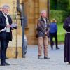 Schwester Alexia, Kirchenpfleger Richard Lurz und Pater Maximilian (v.li.) trugen die feierliche Glockenvesper auf dem Basilikavorplatz in Vierzehnheiligen vor.