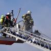 Vor allem von den Drehleitern aus verlief die Brandbekämpfung sehr wirkungsvoll.