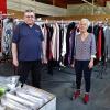 Aus der Kleiderkammer des Malteser-Hilfsdienstes im Altenkunstadter Gewerbegebiet ist der Malteser-Shop im Burgkunstadter Industriegebiet „Seewiese“ geworden. Über den gelungenen Neustart freuen sich Einrichtungsleiter Willi Fruck (li.) und Mitarbeiterin Claudia Übelmann.