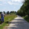 „Die Steine sind zu grob“, ruft dieser Radler dem OT-Redakteur zu - und nutzt für seine Fahrt den Pfad daneben. „Die Steine sind zu grob“, ruft dieser Radler dem OT-Redakteur zu - und nutzt für seine Fahrt den Pfad daneben.