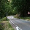Einen Radweg entlang der Kreisstraße von Burgkunstadt nach Kirchlein wünschen sich viele Bürger, weil die Straße schmal und unübersichtlicht ist. Der Landkreis spricht sich allerdings gegen einen Weg an der Straße aus und schlägt eine Trasse durch den Wald vor. Einen Radweg entlang der Kreisstraße von Burgkunstadt nach Kirchlein wünschen sich viele Bürger, weil die Straße schmal und unübersichtlicht ist. Der Landkreis spricht sich allerdings gegen einen Weg an der Straße aus und schlägt eine Trasse durch den Wald vor.
